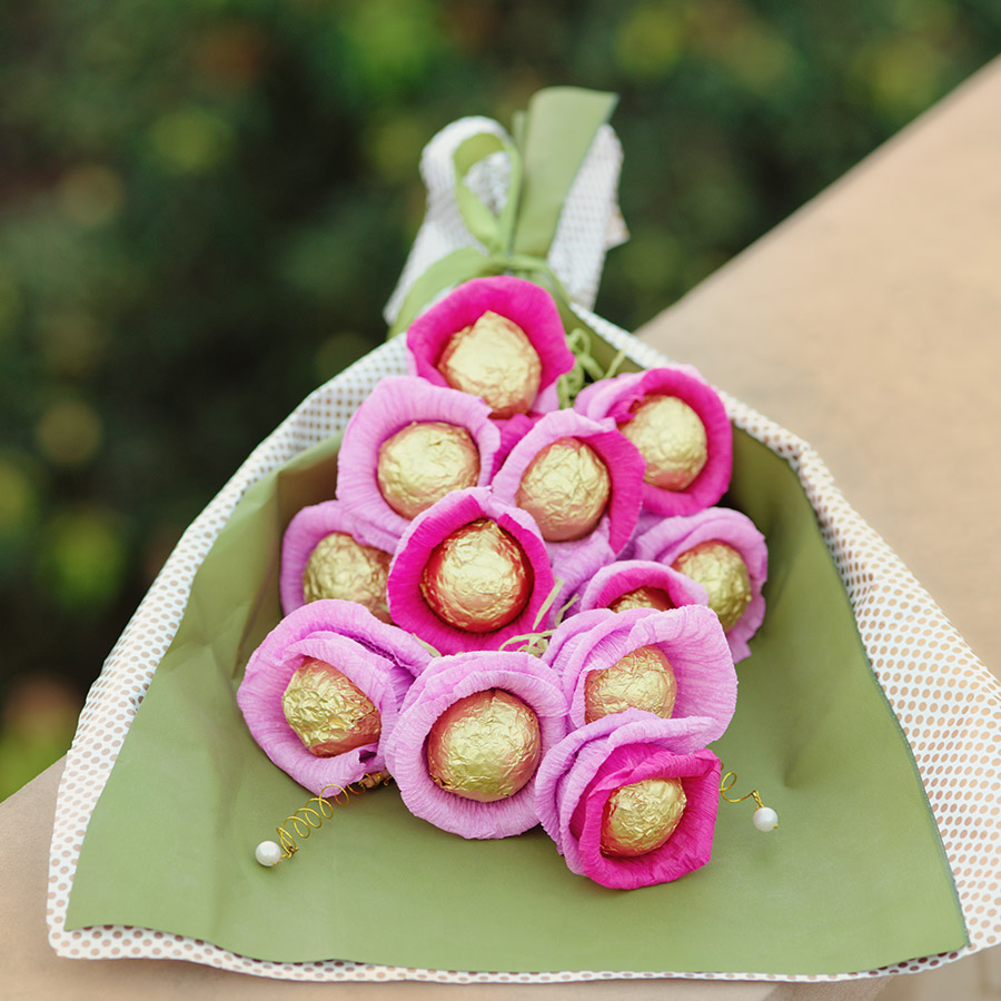 Anniversary - Spring Dozen Posy